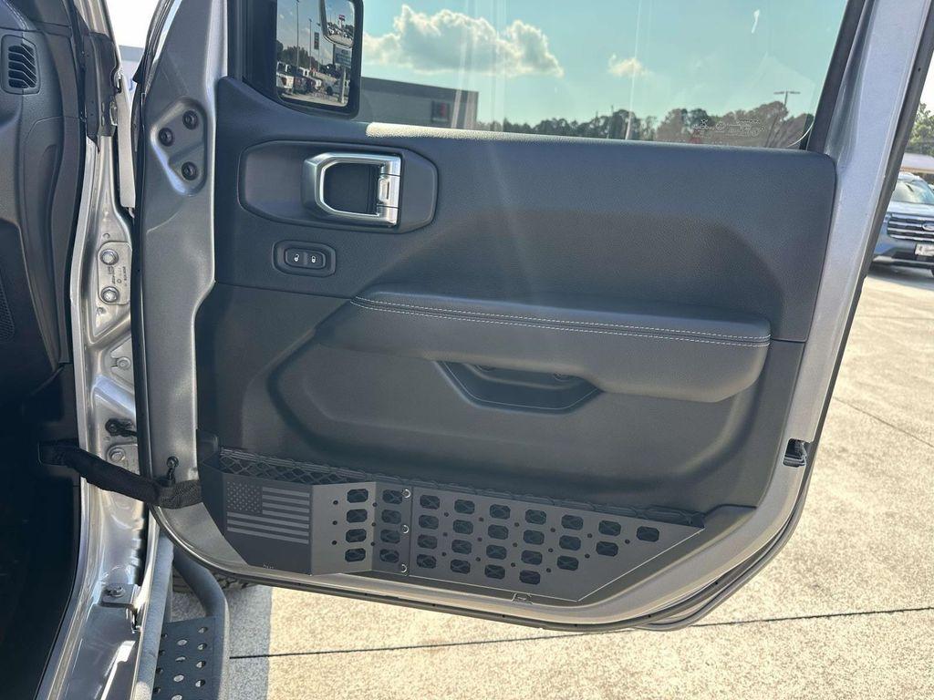 used 2018 Jeep Wrangler Unlimited car, priced at $32,091