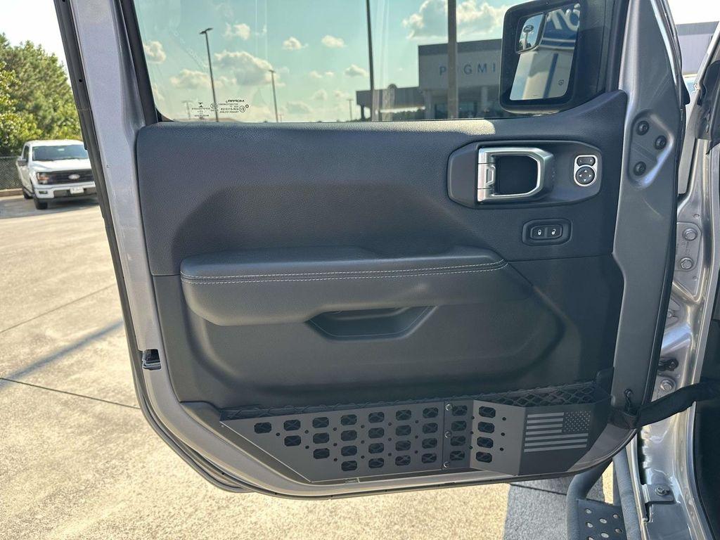 used 2018 Jeep Wrangler Unlimited car, priced at $32,091
