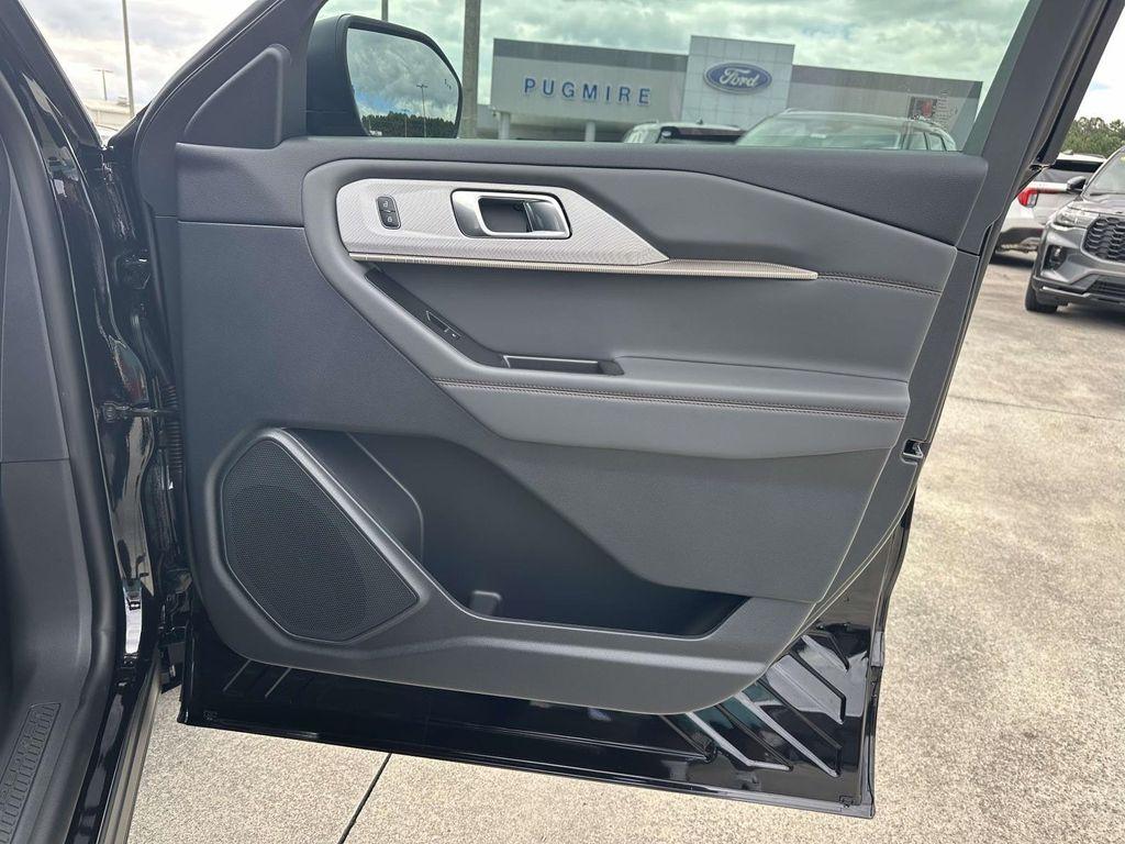 new 2025 Ford Explorer car, priced at $42,418
