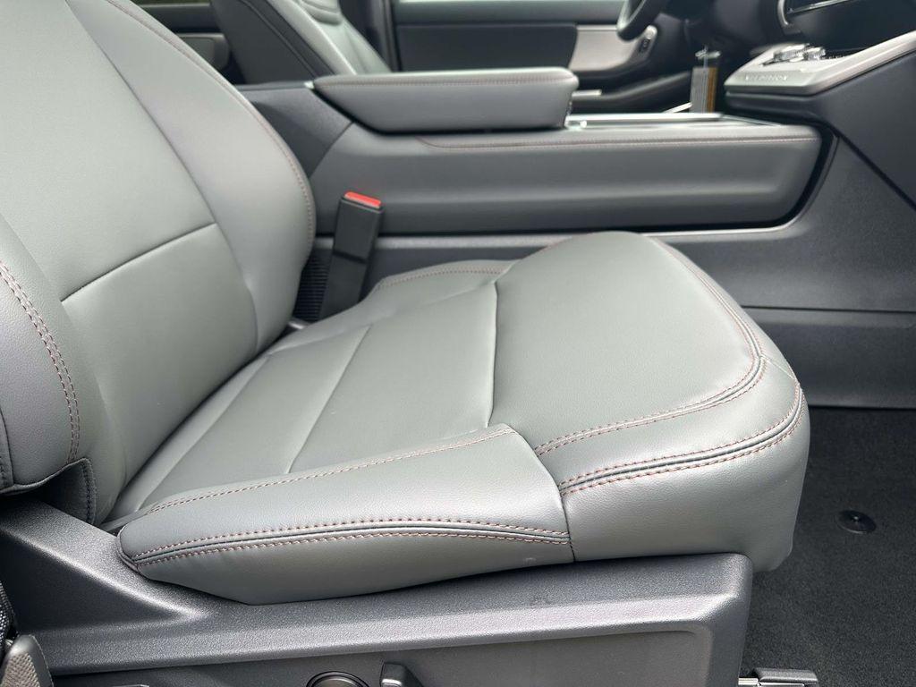 new 2025 Ford Expedition car, priced at $65,433