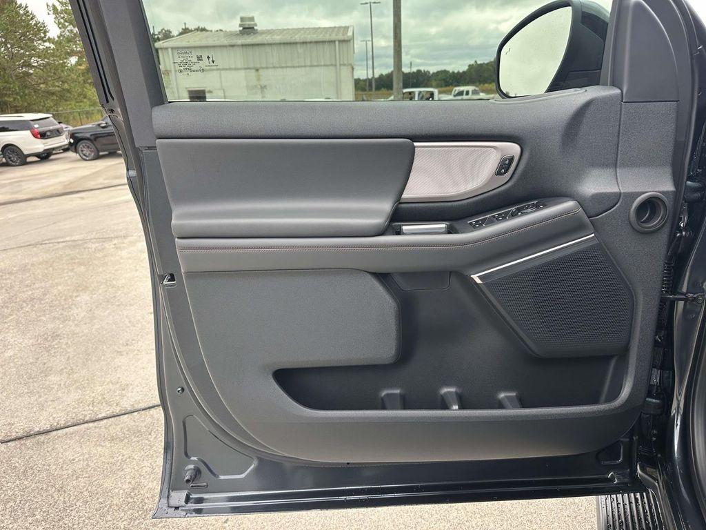 new 2025 Ford Expedition car, priced at $65,433