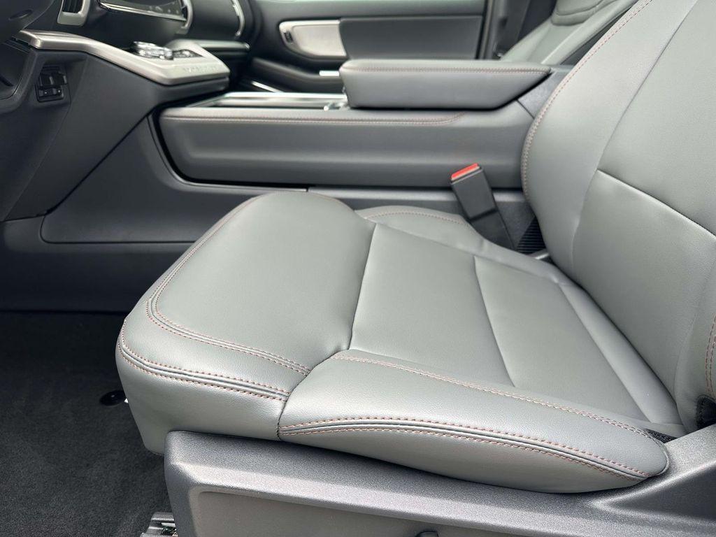 new 2025 Ford Expedition car, priced at $65,433