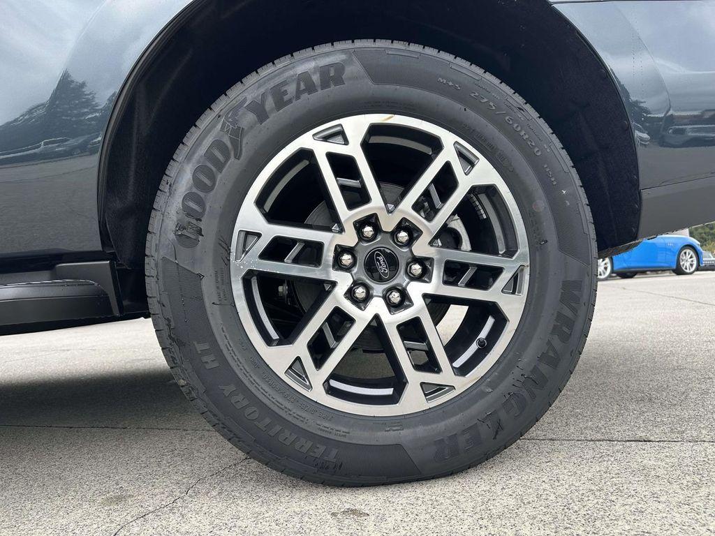 new 2025 Ford Expedition car, priced at $65,433