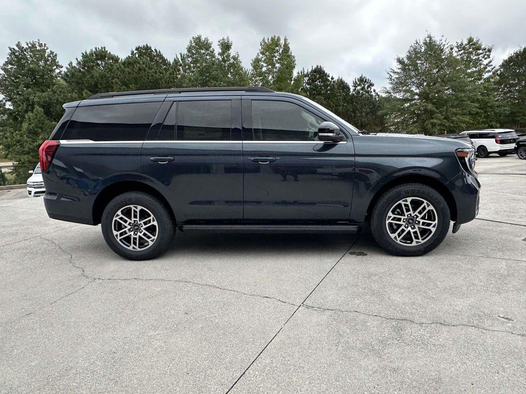 new 2025 Ford Expedition car, priced at $65,433