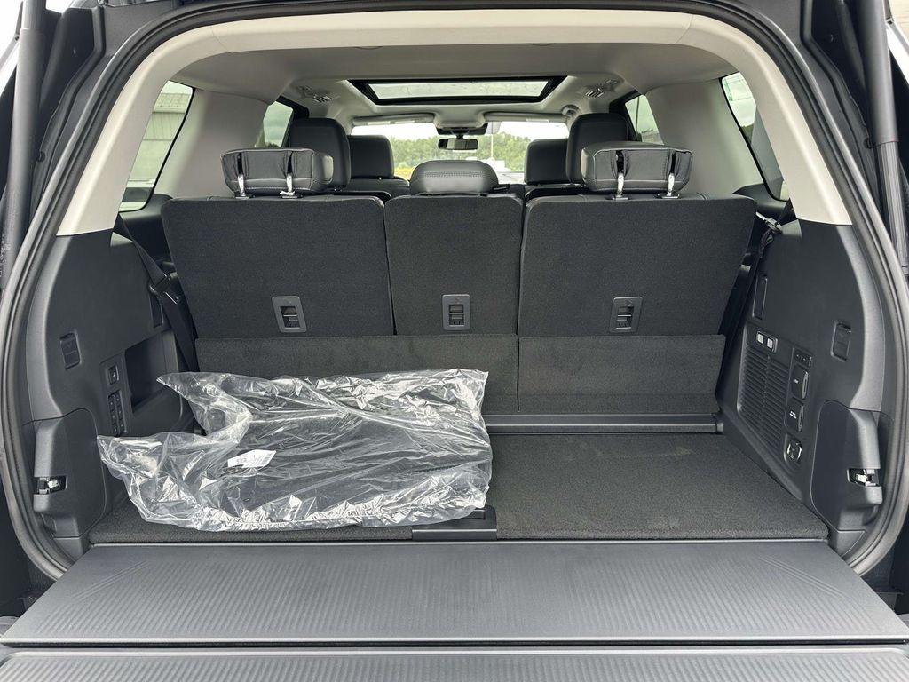 new 2025 Ford Expedition car, priced at $65,433