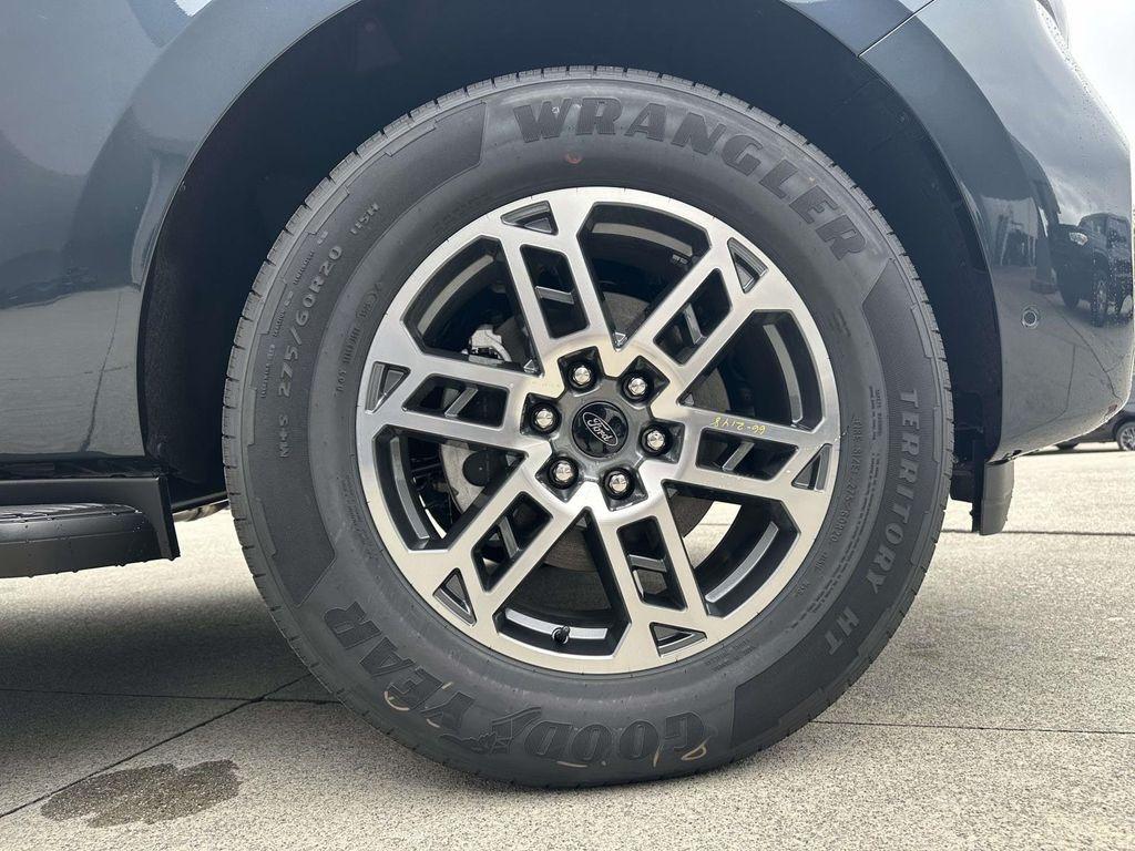 new 2025 Ford Expedition car, priced at $65,433