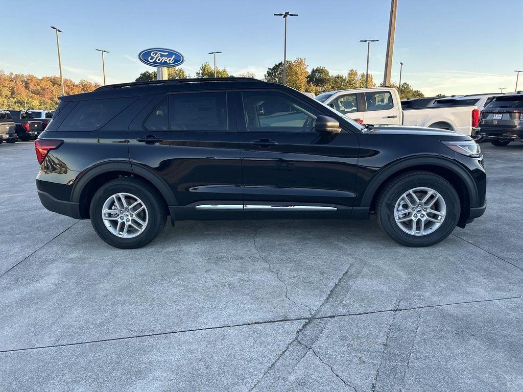 new 2025 Ford Explorer car, priced at $40,018