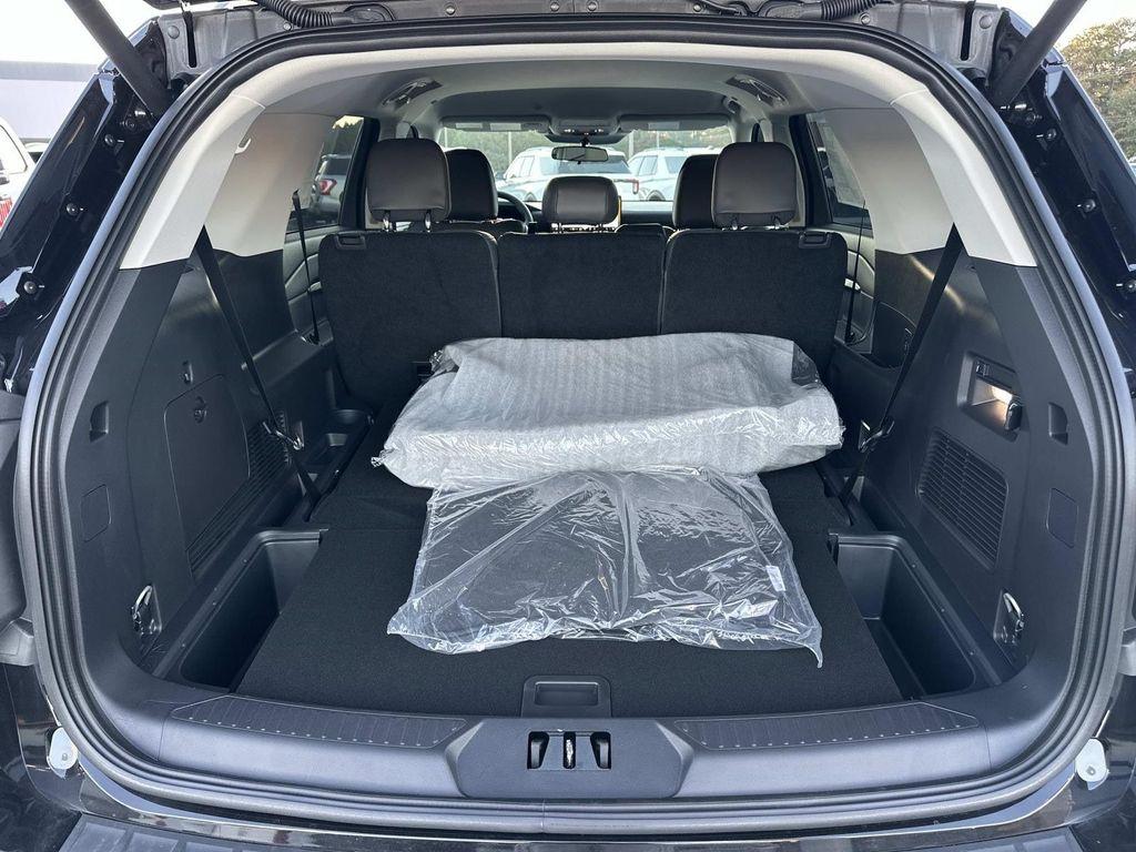 new 2025 Ford Explorer car, priced at $40,018