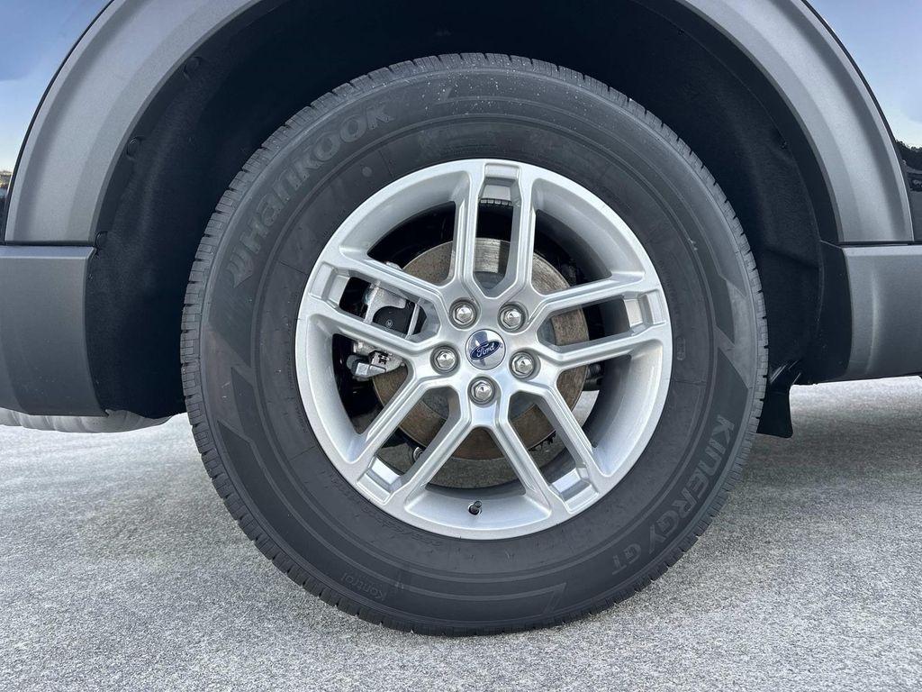 new 2025 Ford Explorer car, priced at $40,018