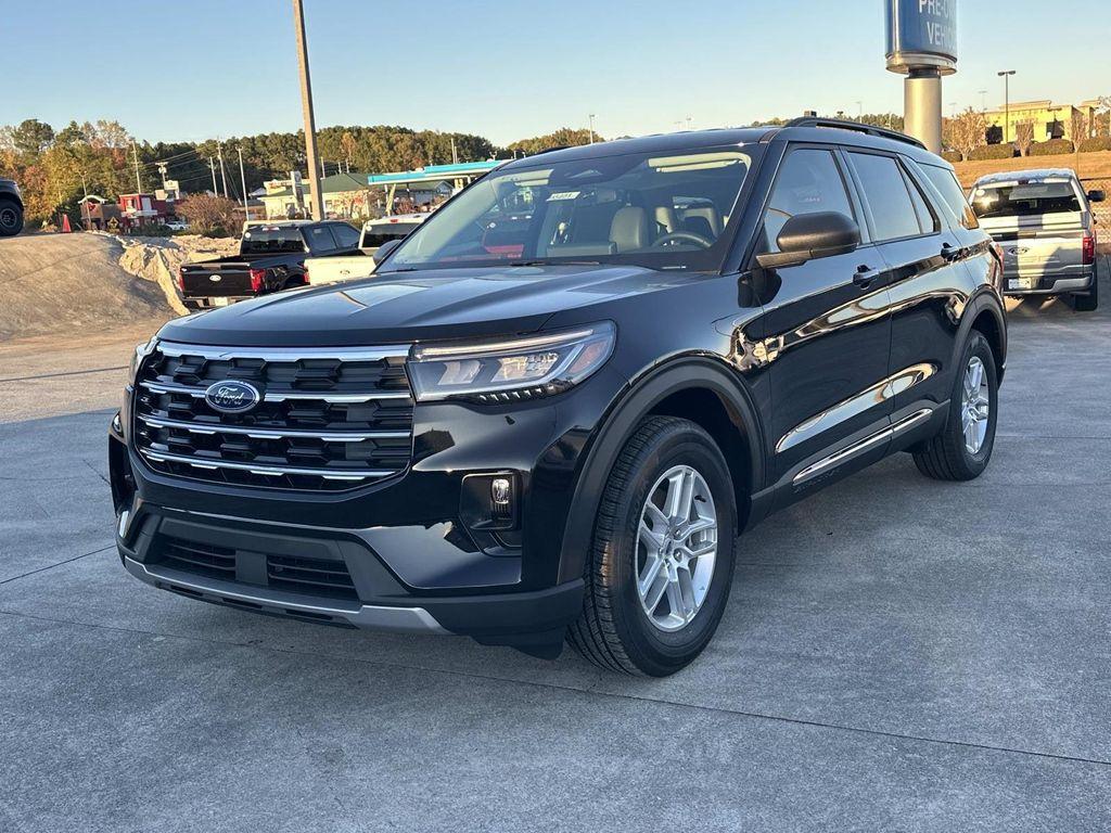 new 2025 Ford Explorer car, priced at $40,018