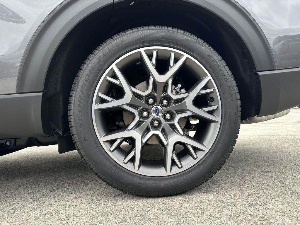 new 2025 Ford Explorer car, priced at $55,443