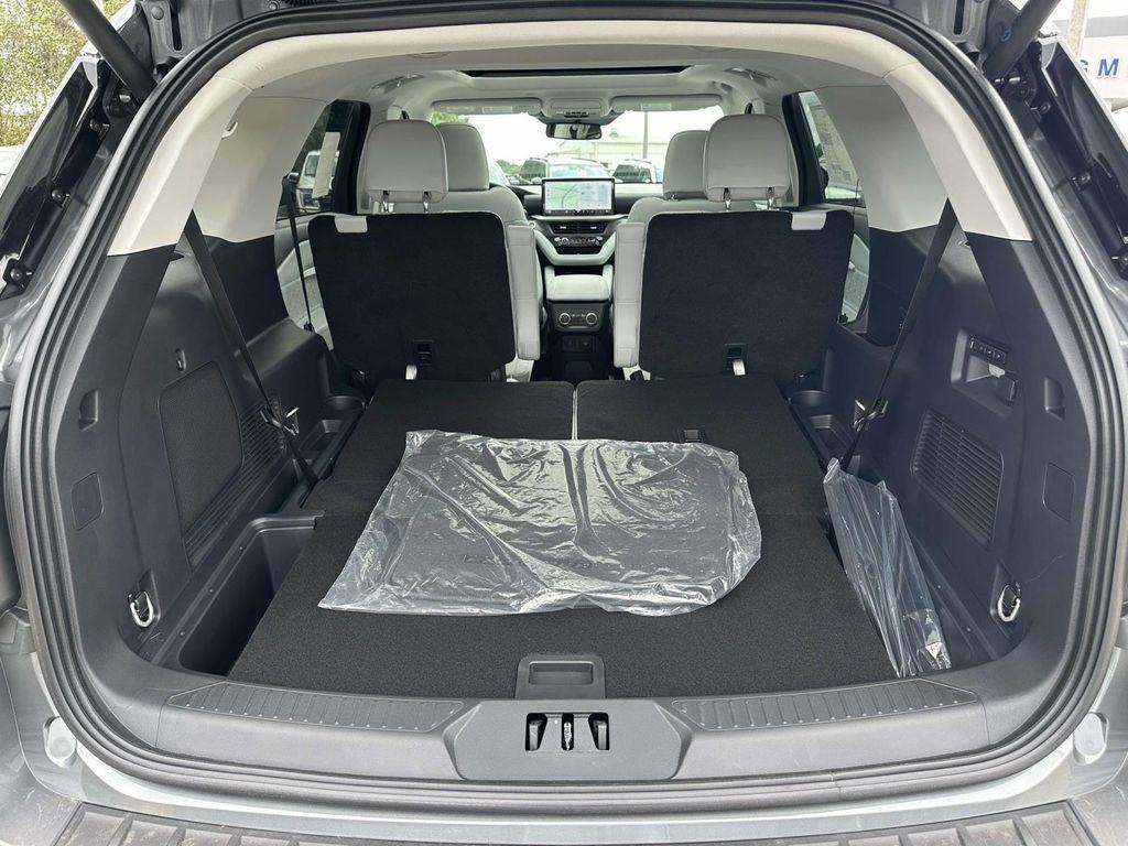 new 2025 Ford Explorer car, priced at $55,443