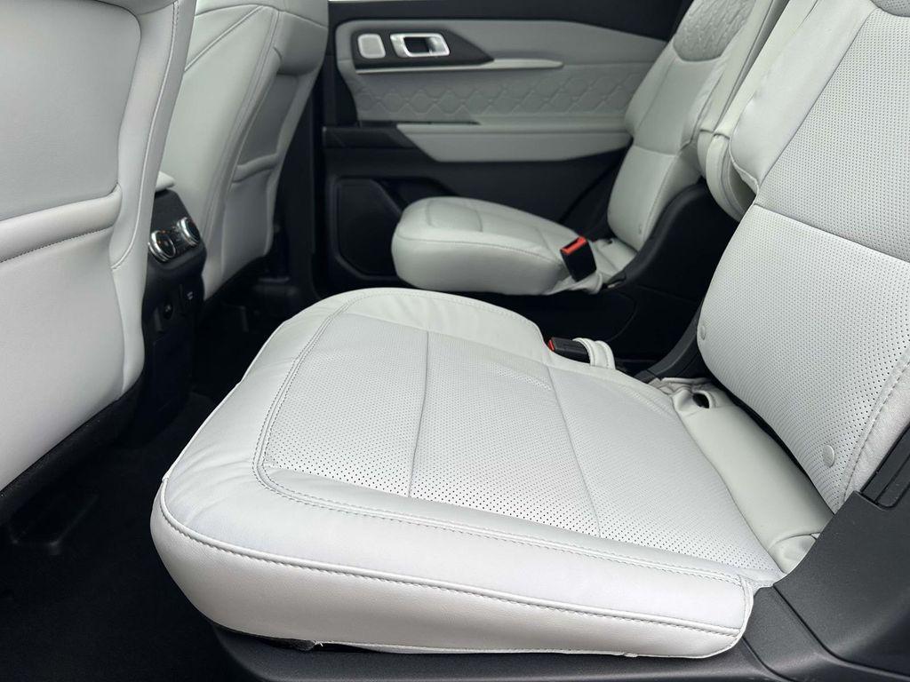 new 2025 Ford Explorer car, priced at $55,443