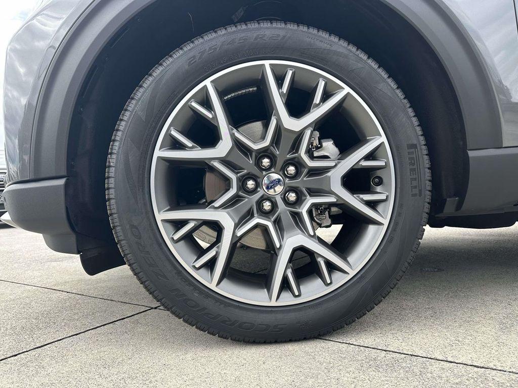 new 2025 Ford Explorer car, priced at $55,443