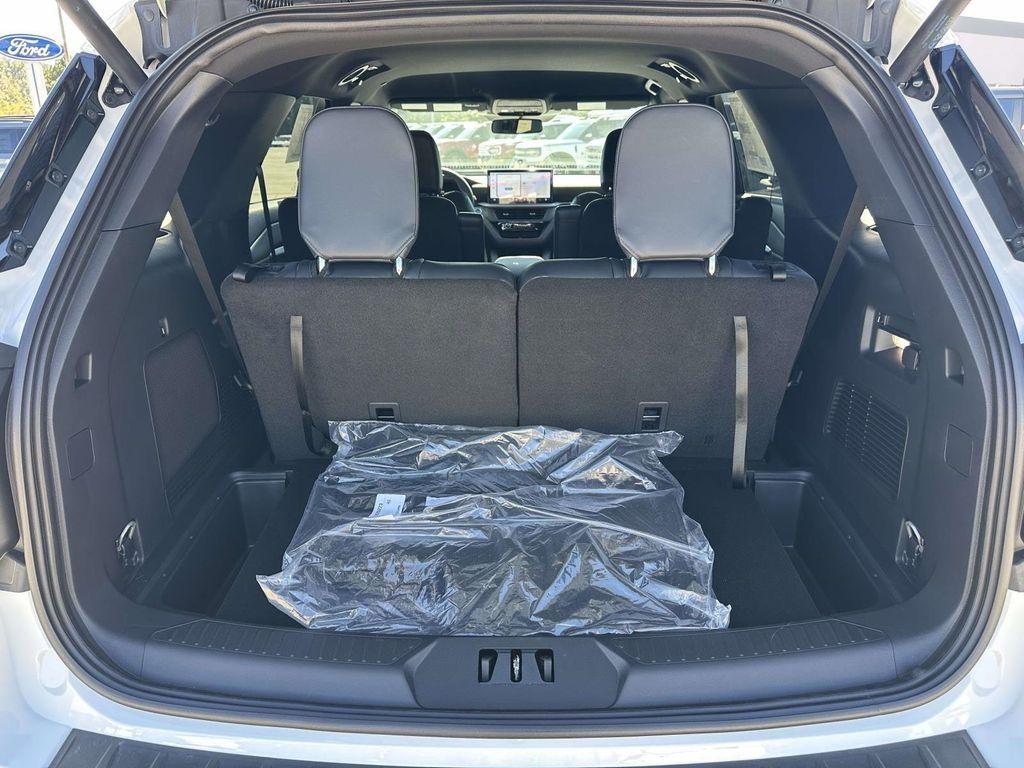new 2025 Ford Explorer car, priced at $46,928
