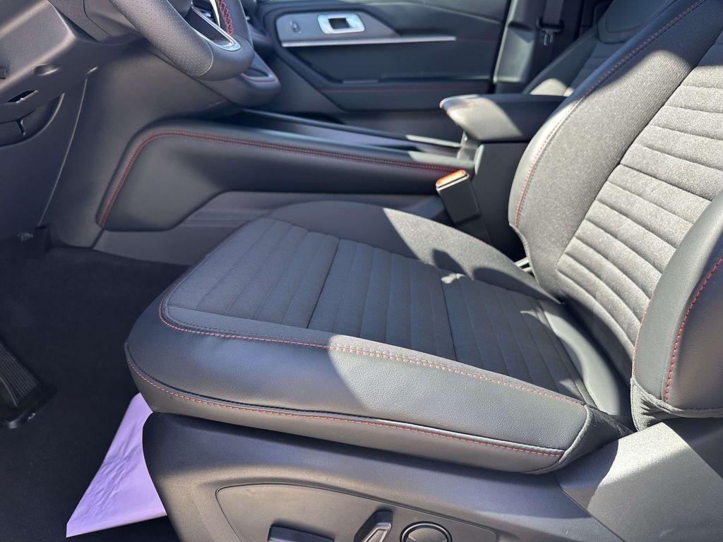 new 2025 Ford Explorer car, priced at $46,928