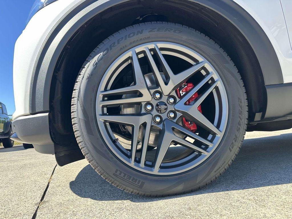 new 2025 Ford Explorer car, priced at $46,928