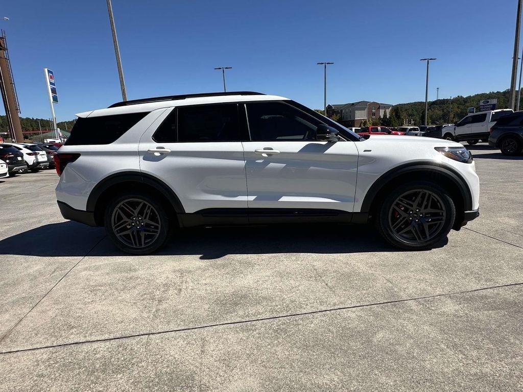 new 2025 Ford Explorer car, priced at $46,928