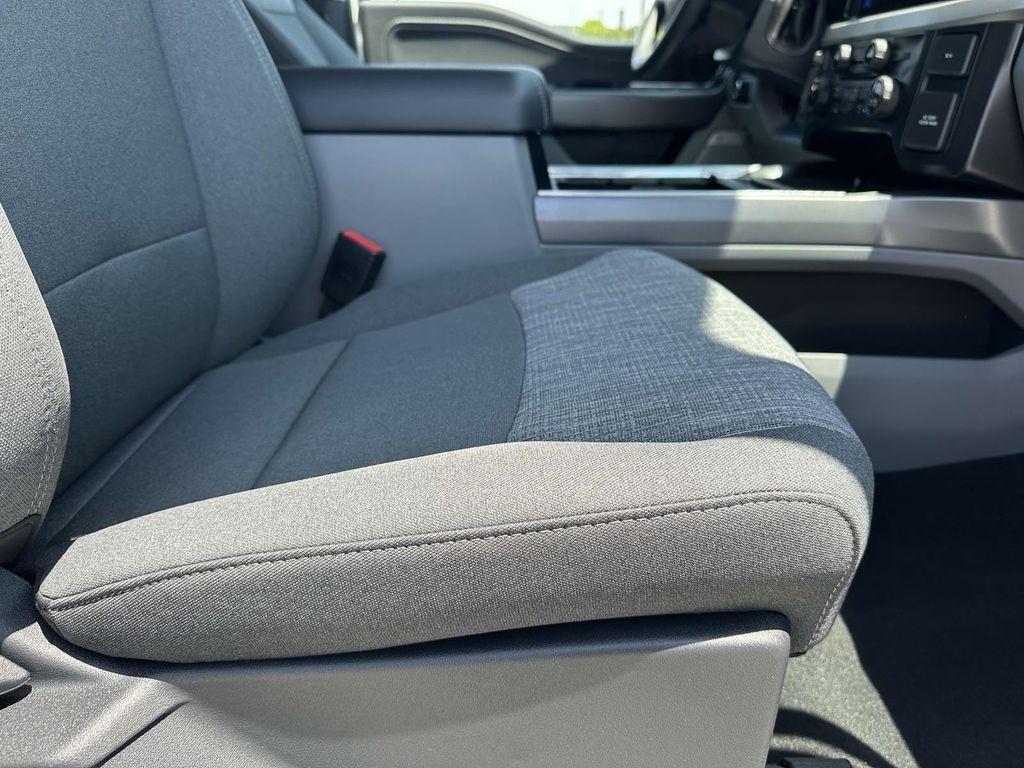 new 2025 Ford F-250 car, priced at $72,333