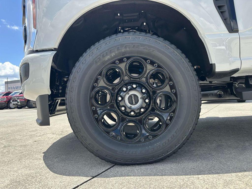 new 2025 Ford F-250 car, priced at $77,718
