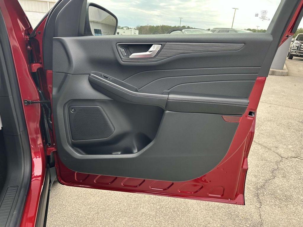 new 2025 Ford Escape PHEV car, priced at $36,048