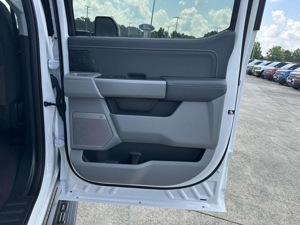 new 2025 Ford F-250 car, priced at $72,718