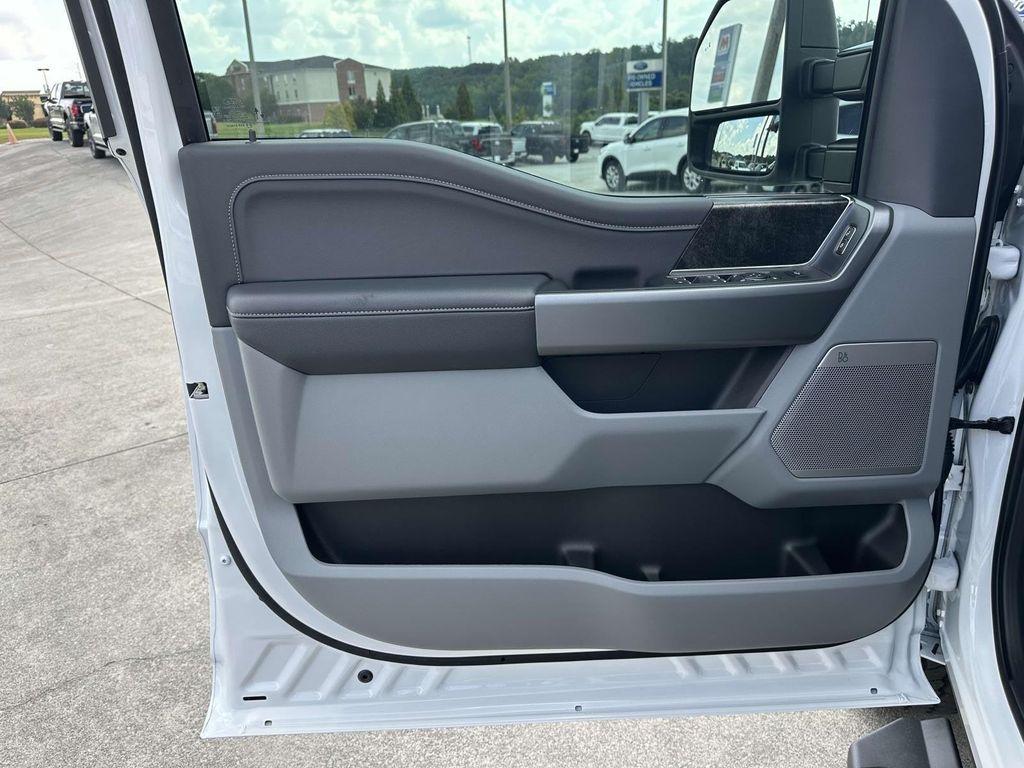 new 2025 Ford F-250 car, priced at $72,718