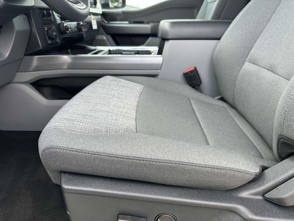 new 2025 Ford F-250 car, priced at $72,718