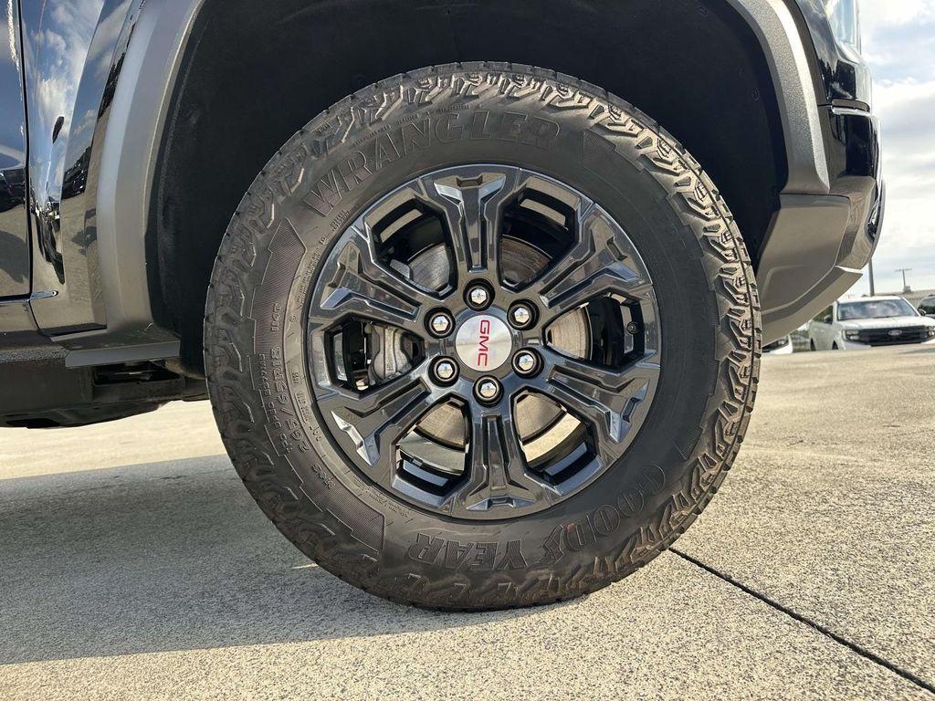 used 2023 GMC Canyon car, priced at $33,093