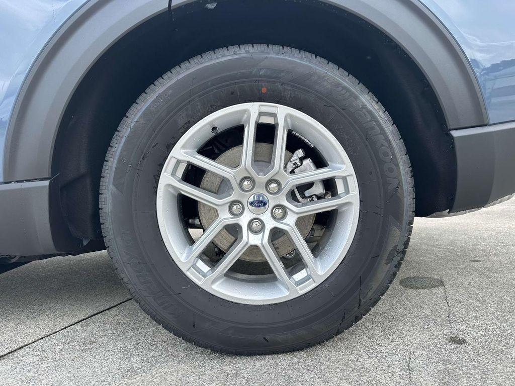 new 2025 Ford Explorer car, priced at $43,713