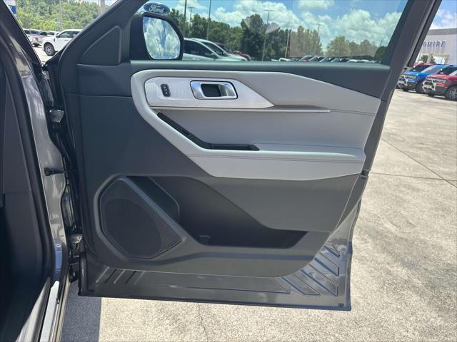 new 2025 Ford Explorer car, priced at $40,888