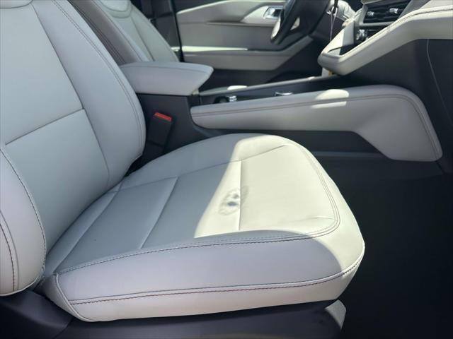 new 2025 Ford Explorer car, priced at $40,888