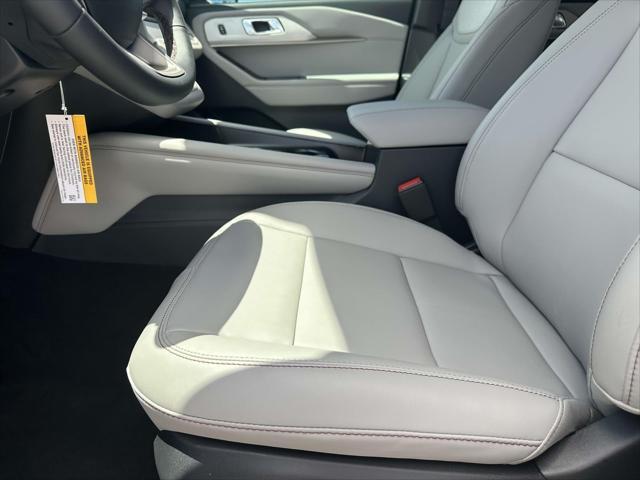 new 2025 Ford Explorer car, priced at $40,888