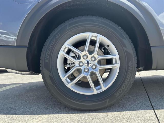 new 2025 Ford Explorer car, priced at $40,888