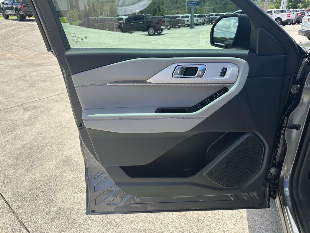new 2025 Ford Explorer car, priced at $40,888