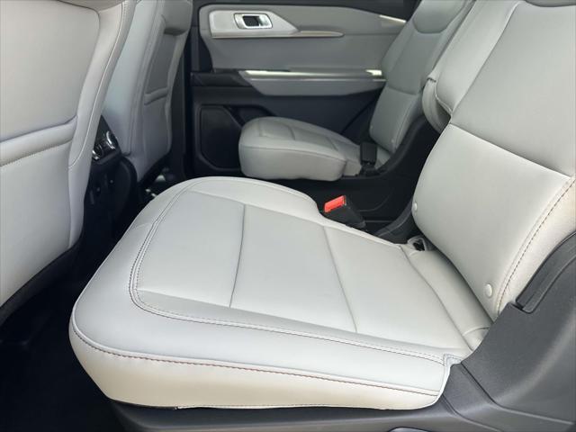 new 2025 Ford Explorer car, priced at $40,888