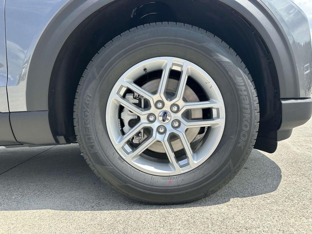 new 2025 Ford Explorer car, priced at $41,763