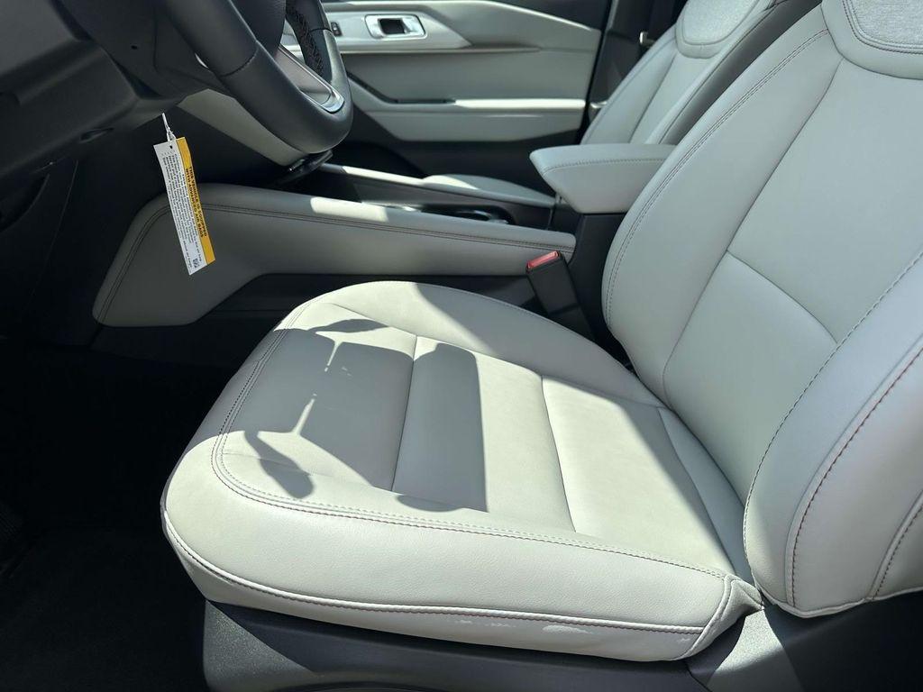 new 2025 Ford Explorer car, priced at $41,763