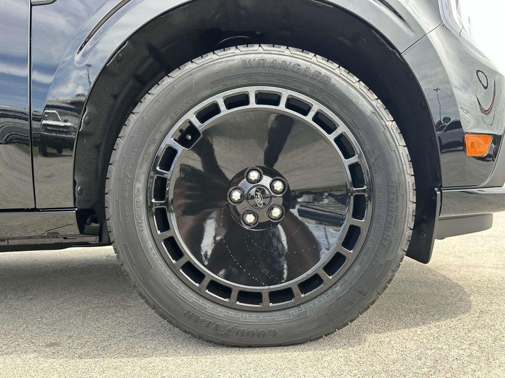 new 2025 Ford Maverick car, priced at $36,023