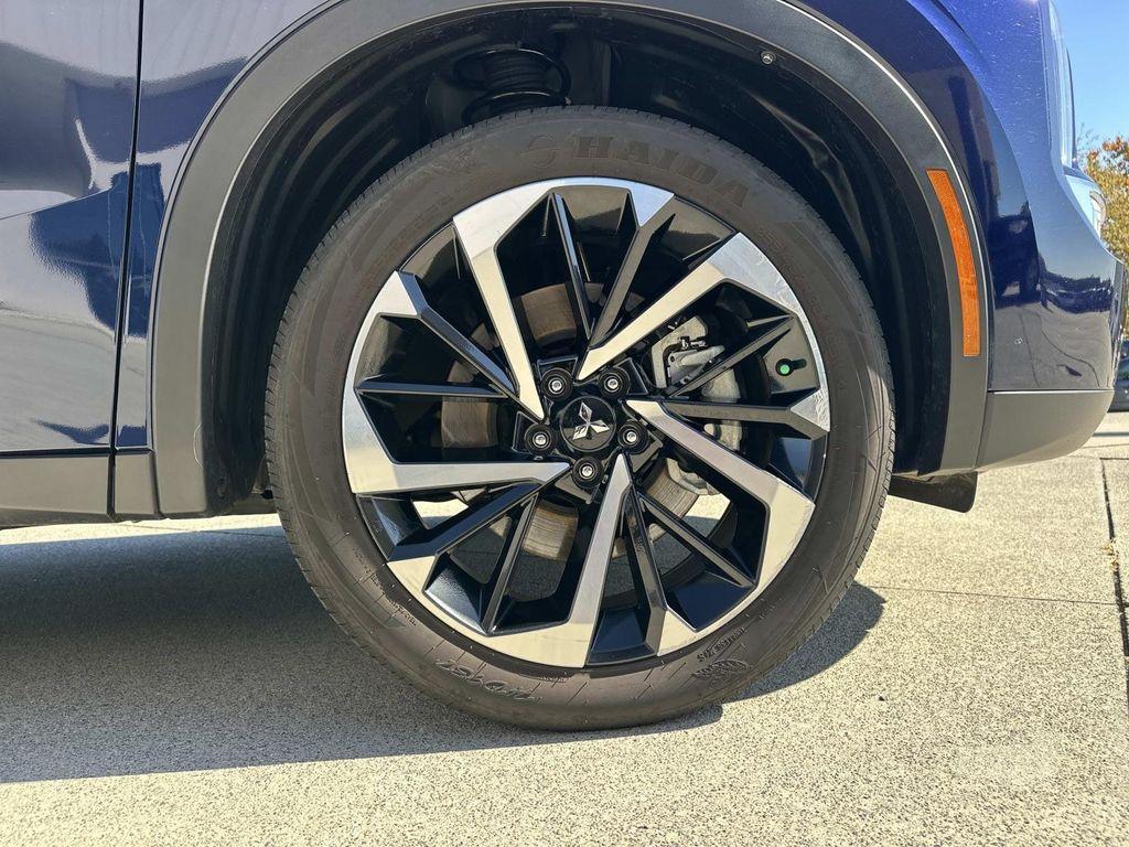 used 2024 Mitsubishi Outlander car, priced at $23,990