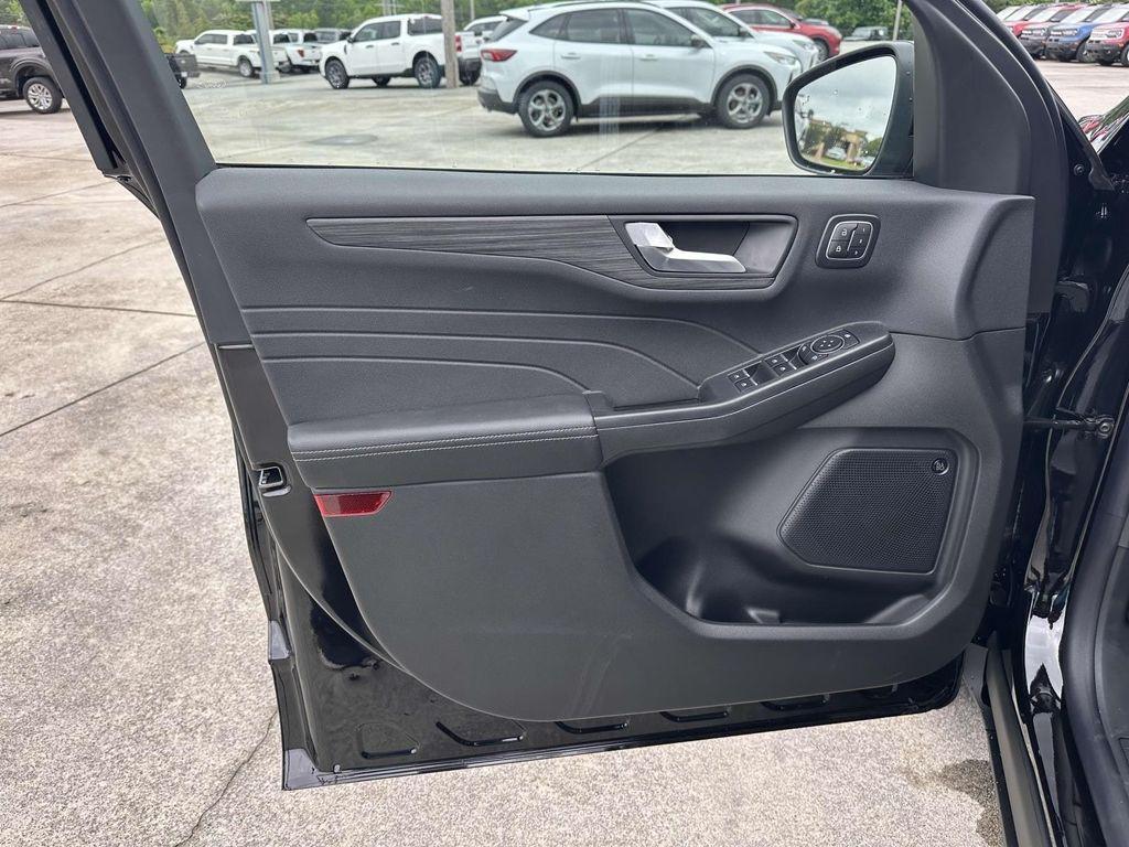 new 2025 Ford Escape PHEV car, priced at $42,053