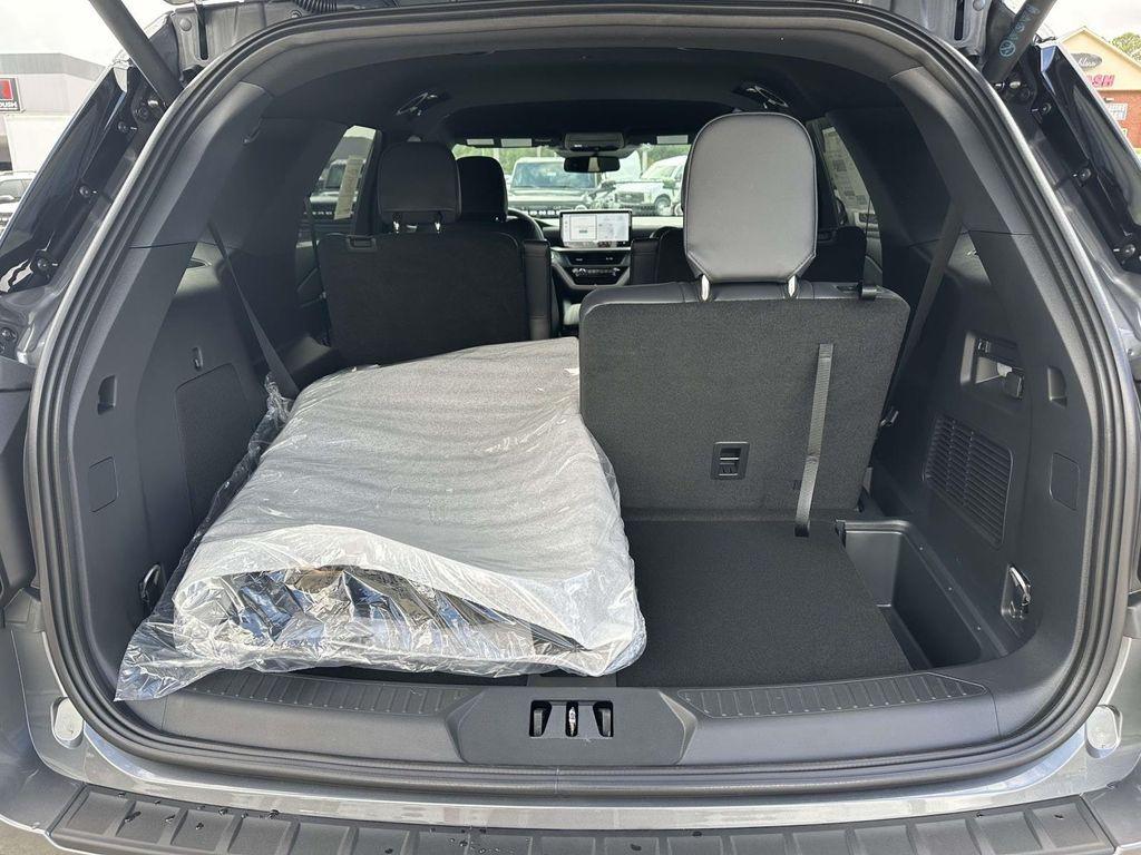 new 2025 Ford Explorer car, priced at $46,333