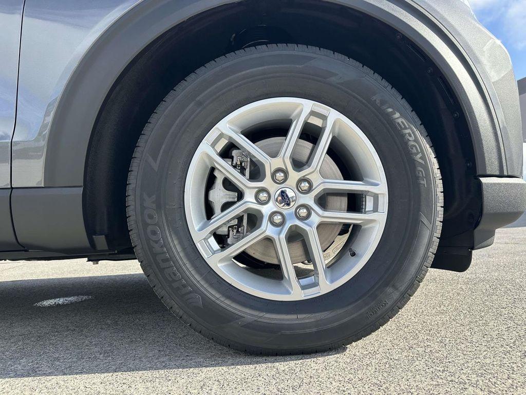 new 2025 Ford Explorer car, priced at $42,418