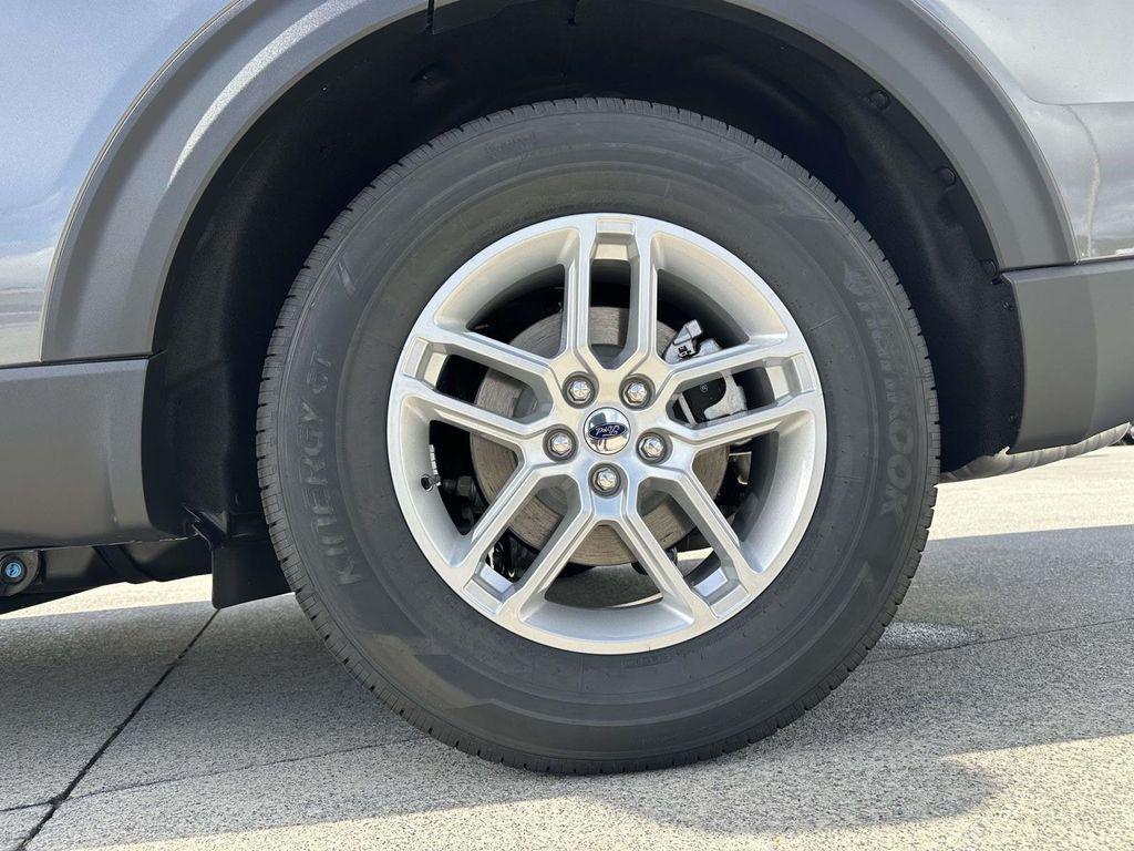 new 2025 Ford Explorer car, priced at $42,418