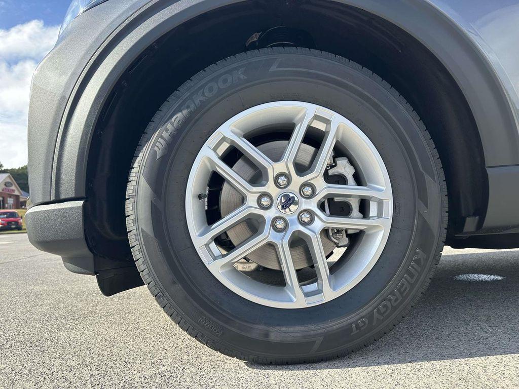 new 2025 Ford Explorer car, priced at $42,418