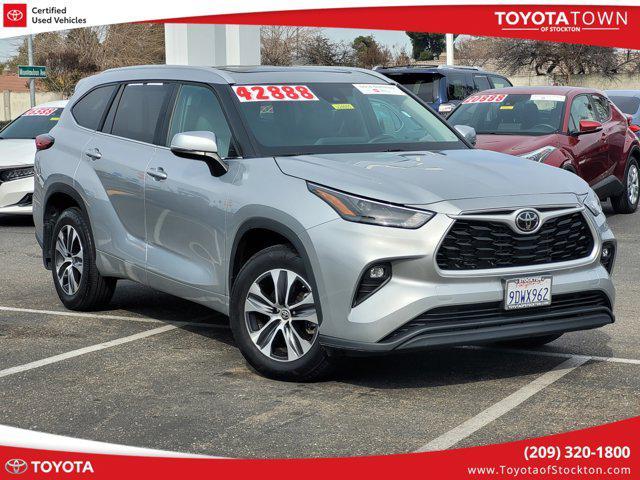 used 2023 Toyota Highlander car, priced at $42,888