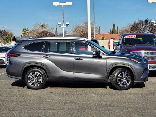 used 2021 Toyota Highlander car, priced at $31,888