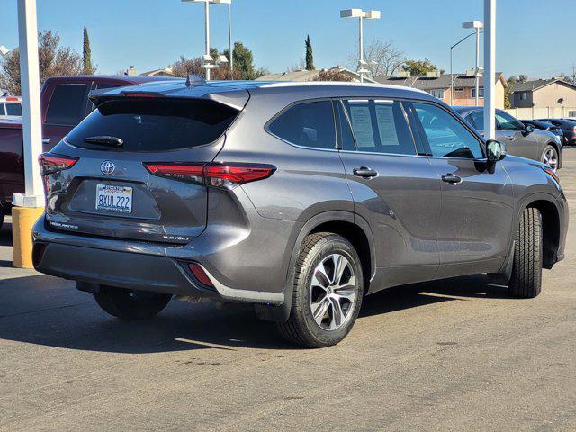 used 2021 Toyota Highlander car, priced at $31,888