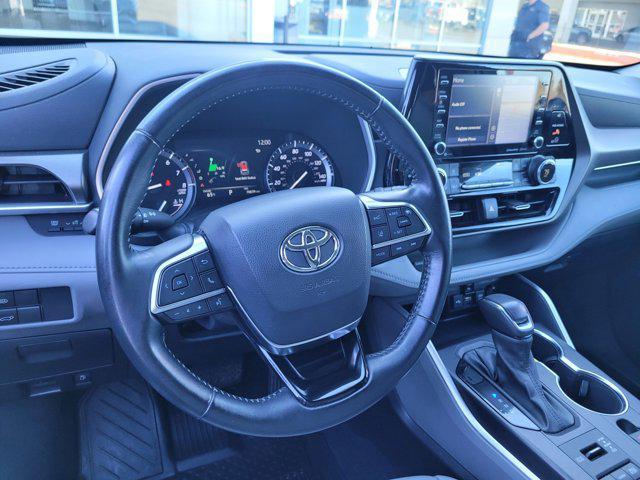 used 2021 Toyota Highlander car, priced at $31,888