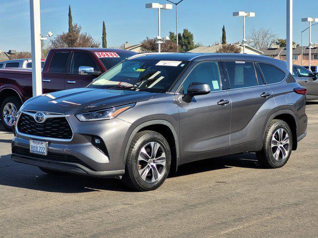 used 2021 Toyota Highlander car, priced at $31,888